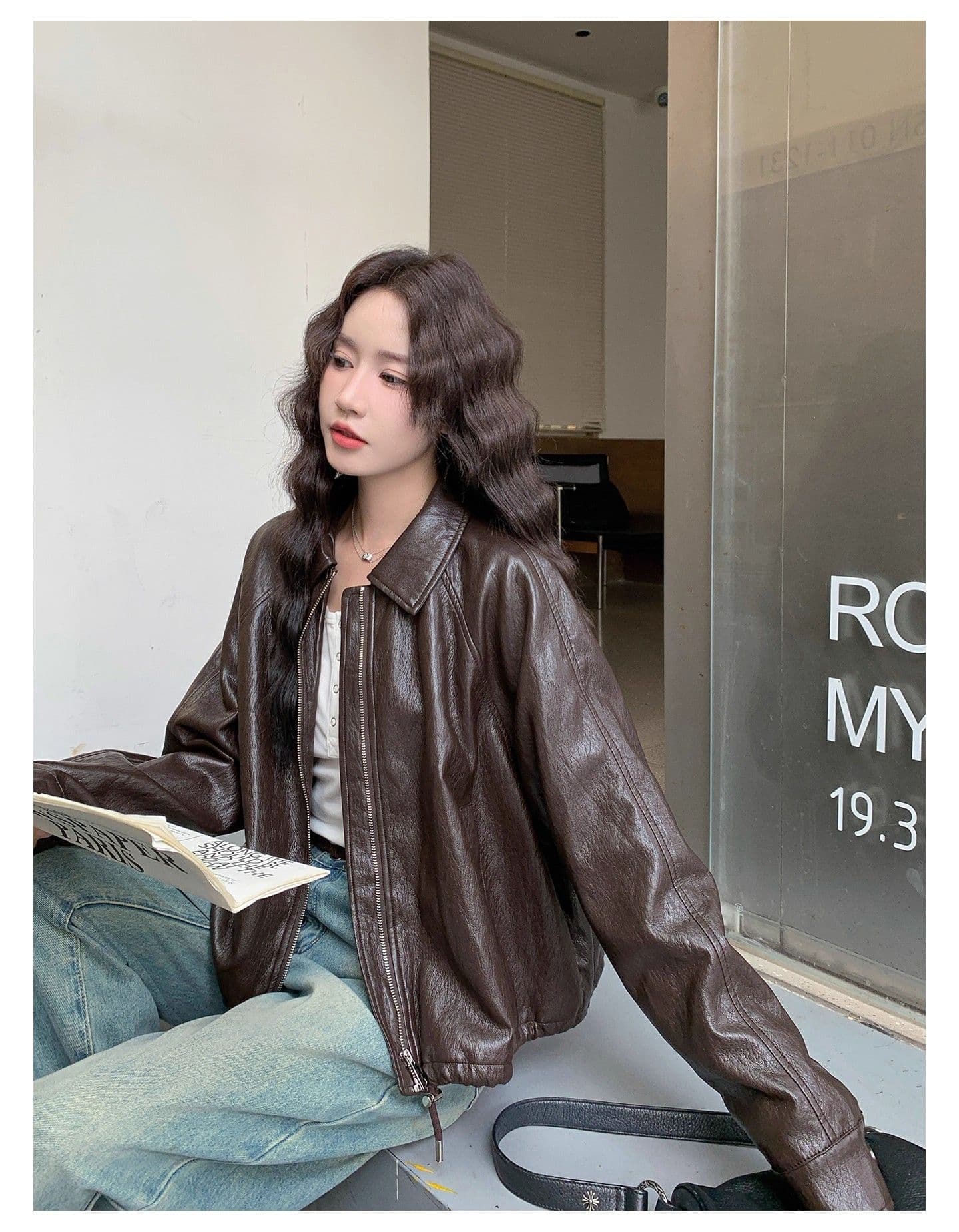 2026 가을 새로운 한 부서 품격 폴로 칼라 PU 가죽 외투 여성 짧은 펌프 로프 슬림해 보이는 오토바이 재킷 맨위 상세 이미지 10