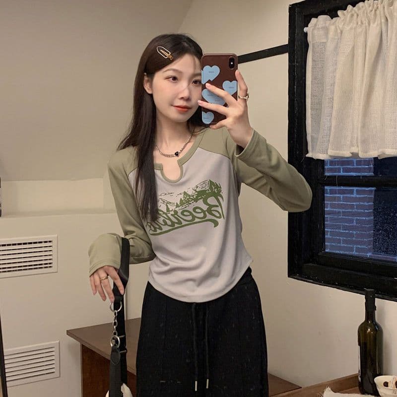 4 색 아메리칸 레트로 V넥 긍정적 인 어깨 배색 긴팔 티셔츠 여성 가을 겨울철 몸매 가꾸기 불규칙 기본 셔츠 이미지 5
