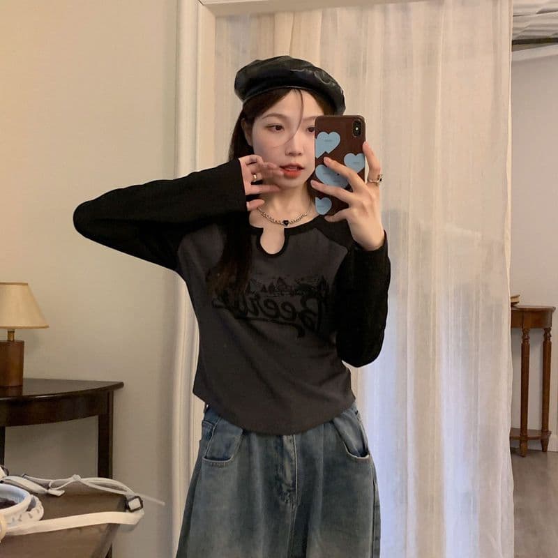 4 색 아메리칸 레트로 V넥 긍정적 인 어깨 배색 긴팔 티셔츠 여성 가을 겨울철 몸매 가꾸기 불규칙 기본 셔츠 상세 이미지 10