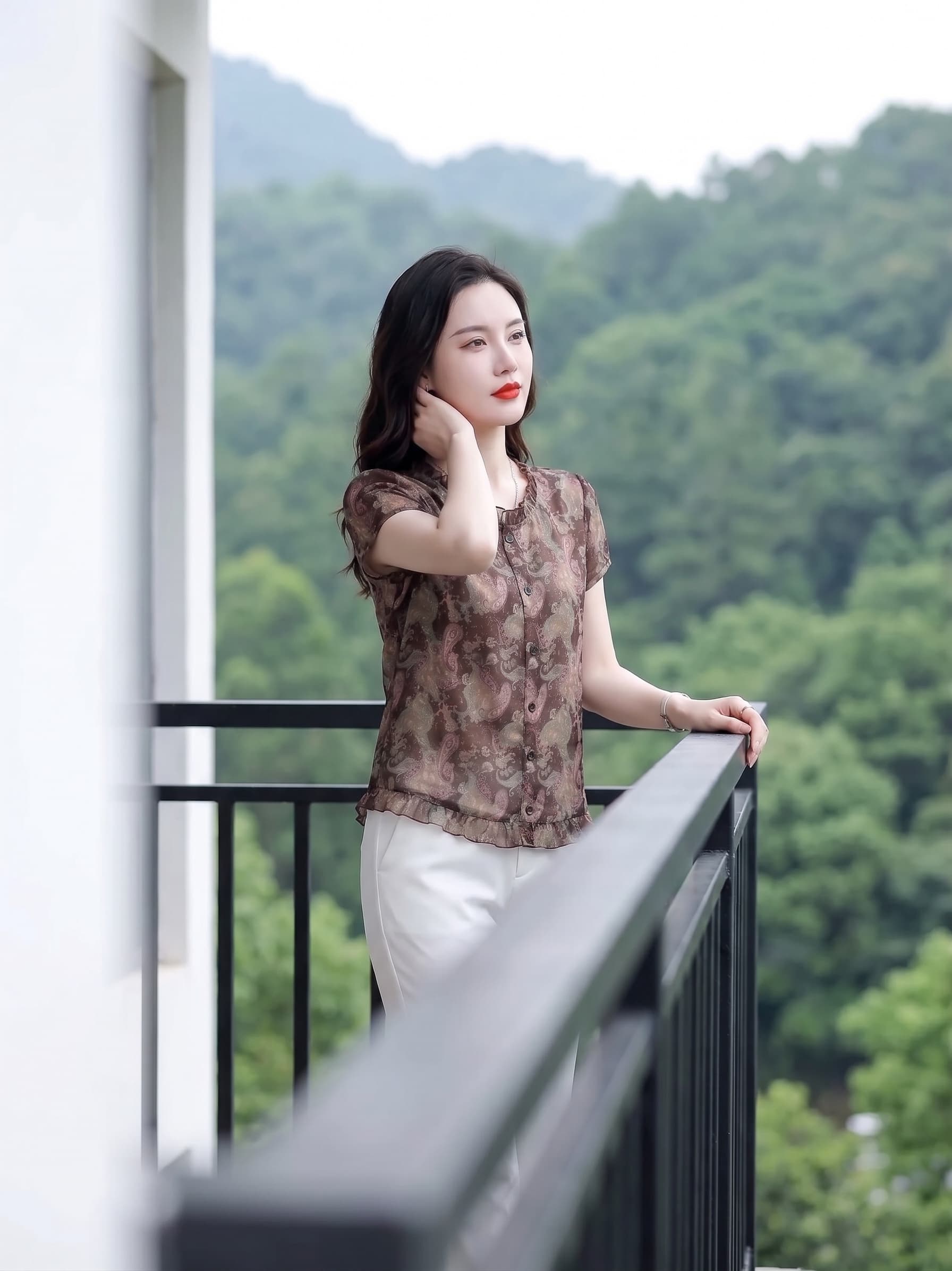 2026 중년 엄마 여름 드레스 레트로 캐슈 꽃 쉬폰 반팔 여성 셔츠 새로운 루즈핏 표지 배 외국 가스 맨위 이미지 3