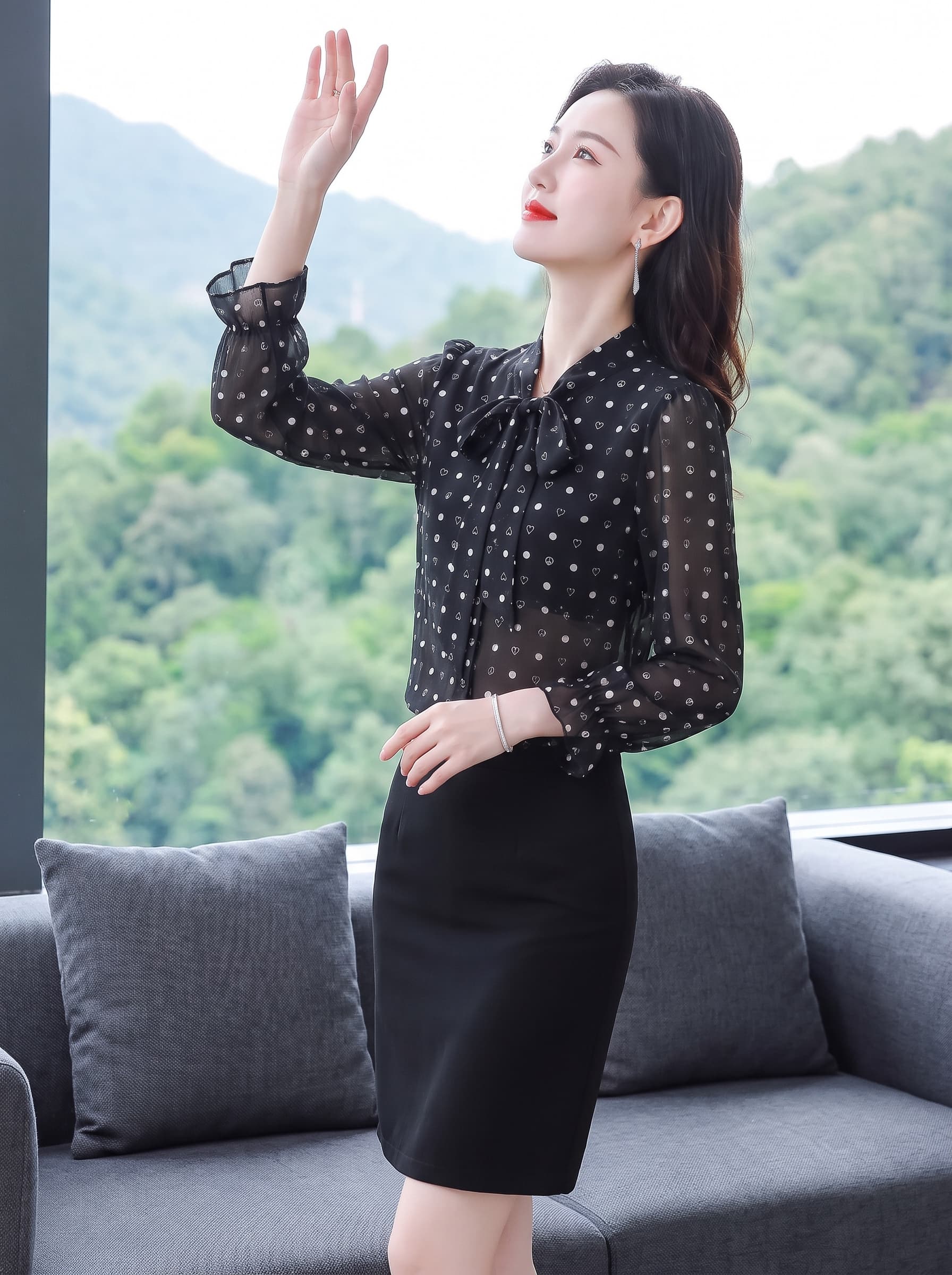 2026 프랑스식 하트 도트 프린트 셔츠 중년 엄마 외국 가스 다용도 얇은 스타일 시스루 자외선 차단 긴팔 맨위 상세 이미지 3