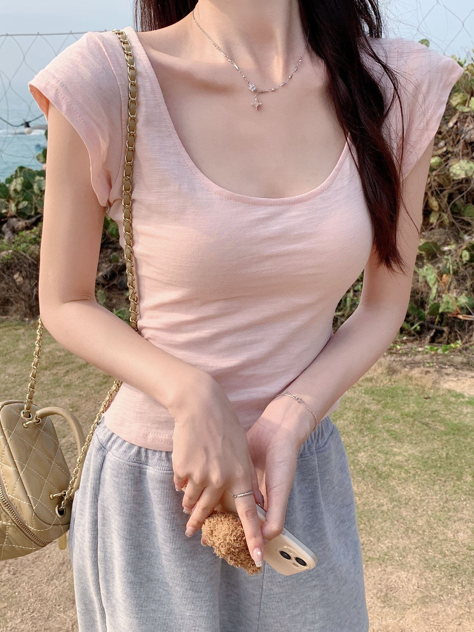 낮음 u 칼라 긍정적 인 어깨 핑크색 반팔 티셔츠 여성 여름 달콤한 매운맛 순수한 욕망 바람 외국 가스 몸매 가꾸기 슬림해 보이는 만나는 작은 셔츠 맨위 상세 이미지 11