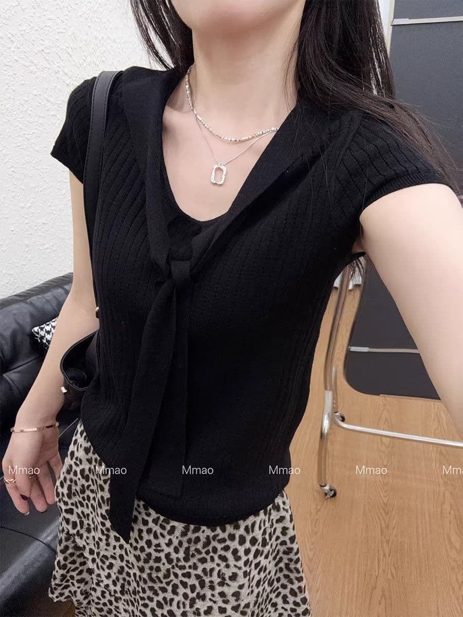 한 부서 미니멀리즘 디자인 센스 페이크 레이어드 숄 니트 스웨터 반팔 여성 2026 여름 새로운 홀로우 아웃 쇼트 스타일 맨위 이미지 2