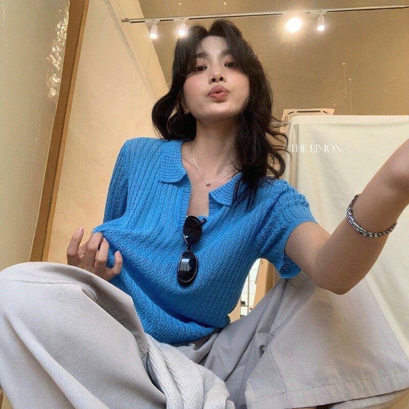 도파민 파란색 POLO 칼라 긍정적 인 어깨 반팔 니트 티셔츠 여성 여름 느슨함 센스 루즈핏 폴로 칼라 홀로우 아웃 맨위 이미지 4