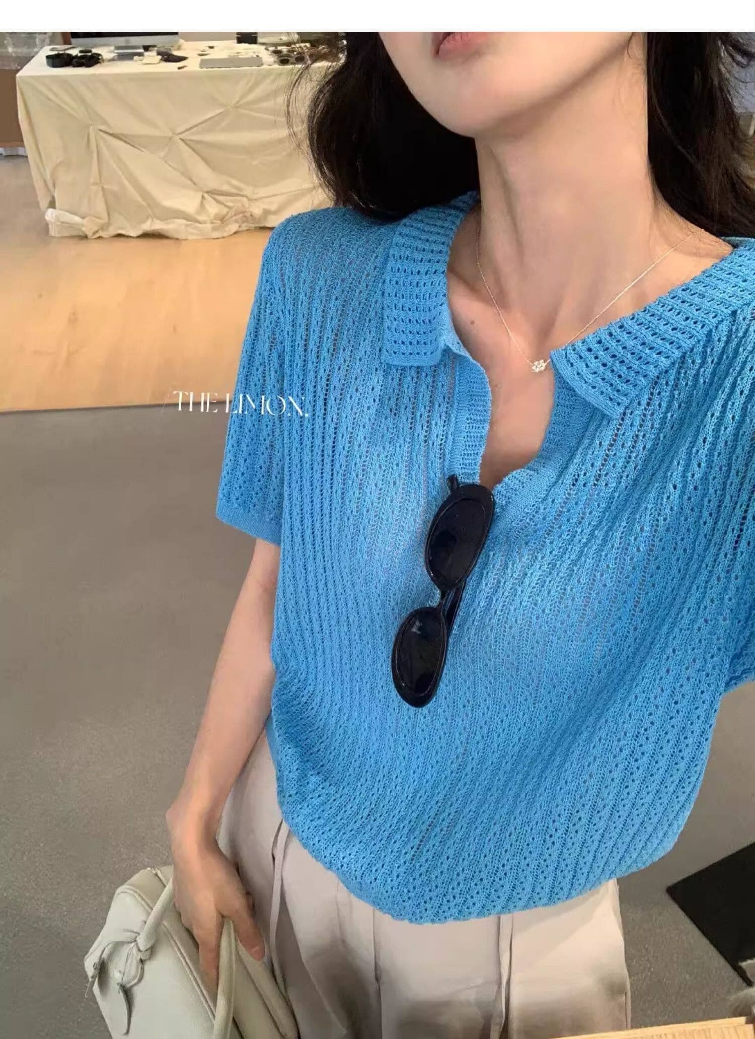 도파민 파란색 POLO 칼라 긍정적 인 어깨 반팔 니트 티셔츠 여성 여름 느슨함 센스 루즈핏 폴로 칼라 홀로우 아웃 맨위 상세 이미지 12