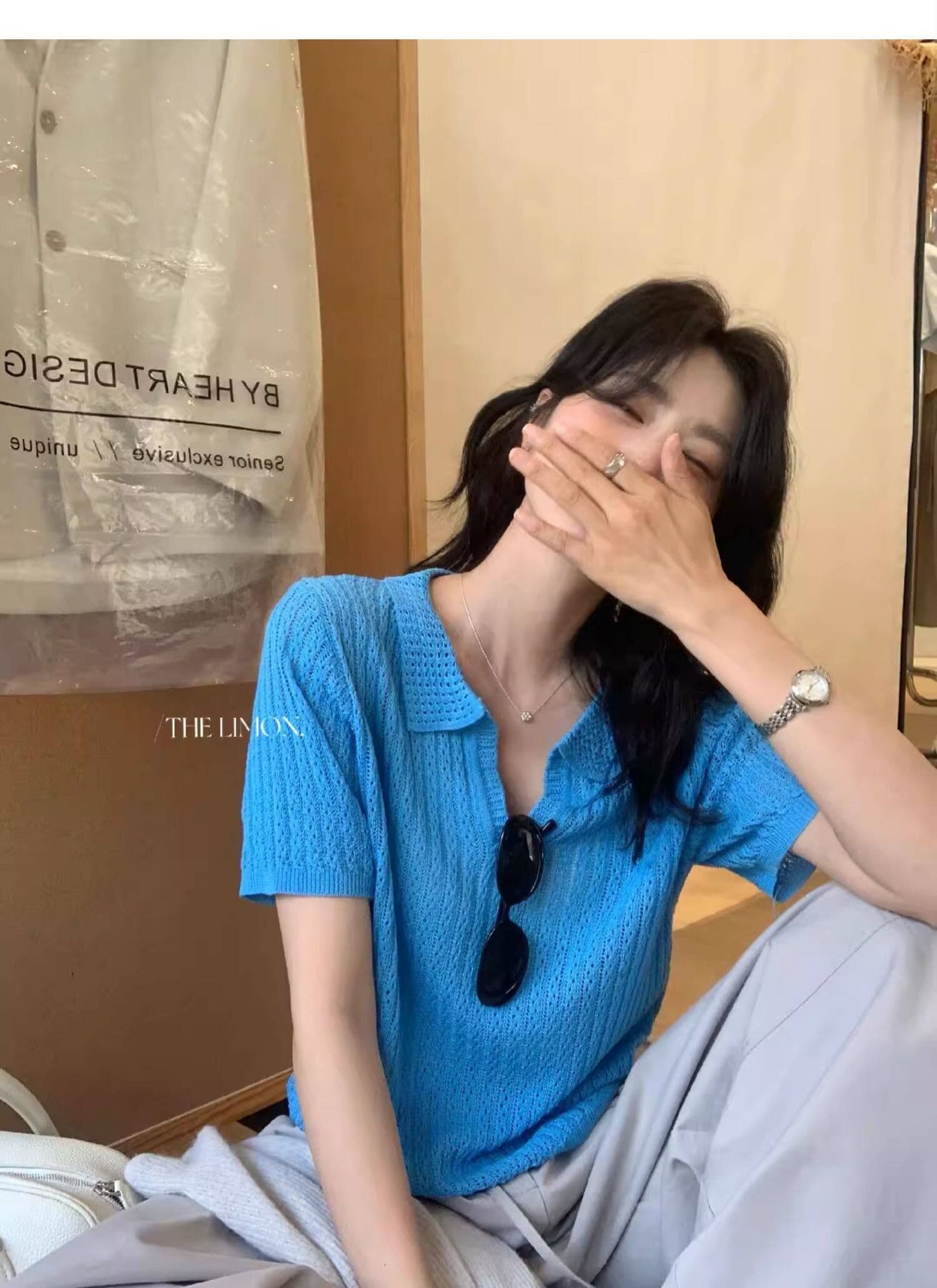 도파민 파란색 POLO 칼라 긍정적 인 어깨 반팔 니트 티셔츠 여성 여름 느슨함 센스 루즈핏 폴로 칼라 홀로우 아웃 맨위 상세 이미지 17