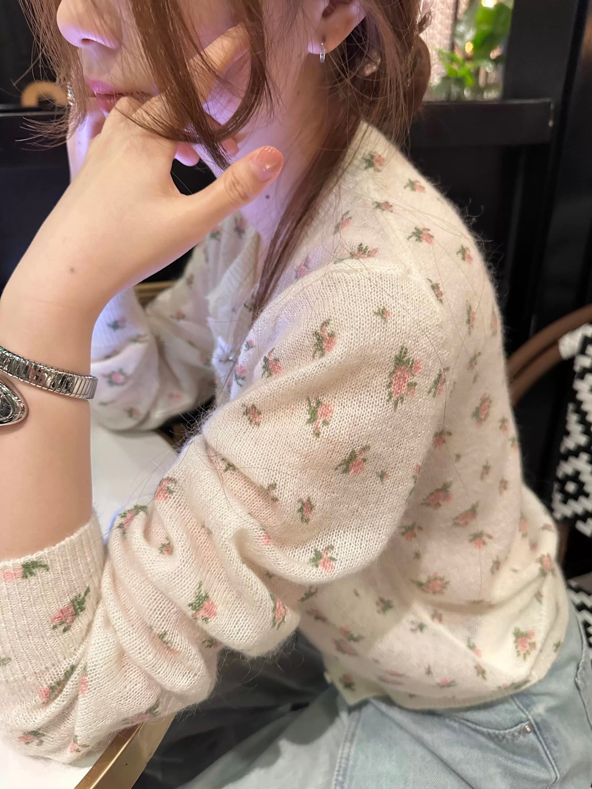 봄 한 부서 부드러운 센스 꽃무늬 니트 오픈 가디건 여성 루즈핏 슬림해 보이는 디자인 센스 얇은 스타일 품격 긴팔 재킷 이미지 4