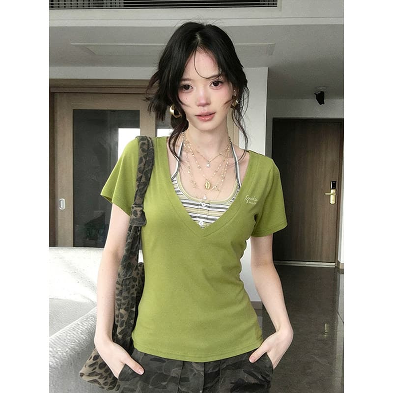 도파민 녹색 V넥 반팔 티셔츠 여성 여름 배색 스트라이프 행침 목 캐미솔 핫걸 맨위 투피스 세트 이미지 3