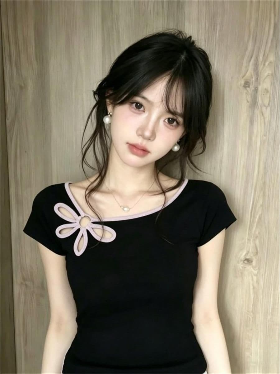 홀로우 아웃 꽃 반팔 티셔츠 여성 2026 여름 몸매 가꾸기 슬림해 보이는 다용도 맨위