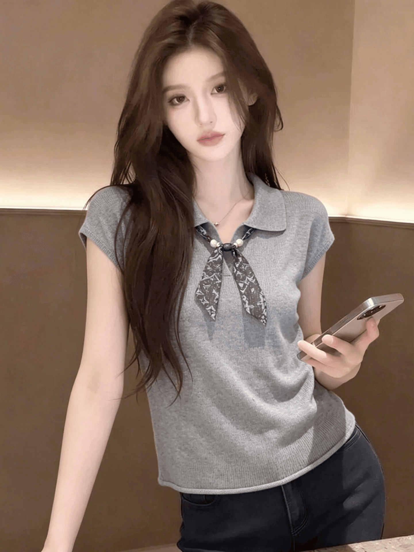 디자인 센스 회색 스카프 POLO 칼라 니트 반팔 여성 여름 2026 새로운 얇은 스타일 니트 스웨터 작은 날다 소매 맨위 이미지 3