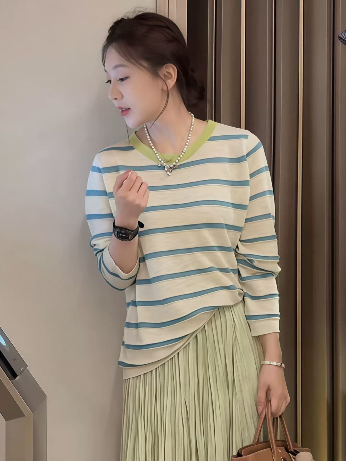 배색 스트라이프 주간 실크 가면 티셔츠 여성 유럽 역 2026 봄 드레스 새로운 유럽 상품 여성 의류 자외선 차단 기본 셔츠 트렌디 상세 이미지 1