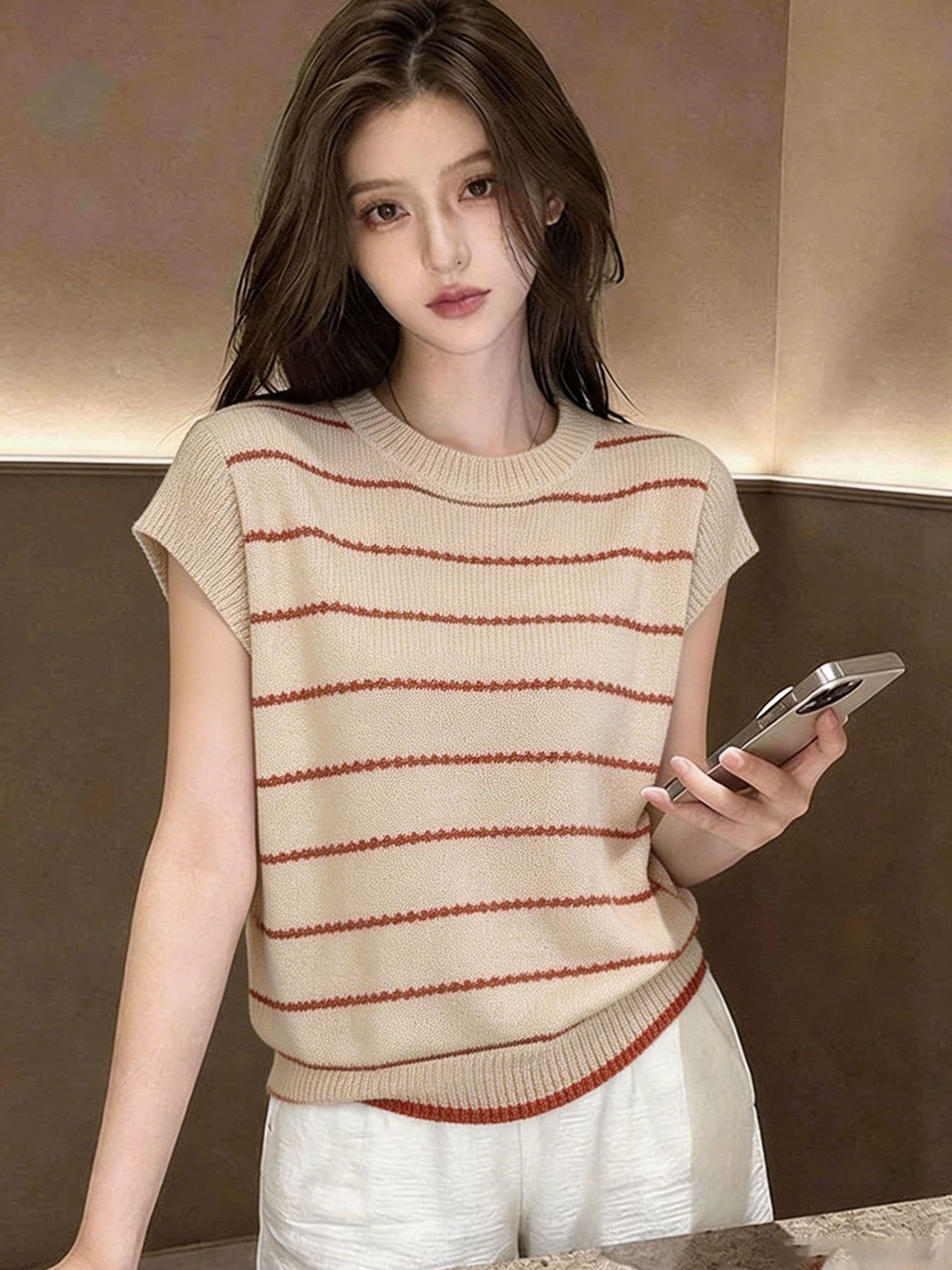 레트로 스타일 살구 색상 라운드 넥 풀오버 작은 날다 소매 짠 셔츠 여성 2026 여름 새로운 캐주얼 루즈핏 출퇴근 작은 셔츠 상세 이미지 5