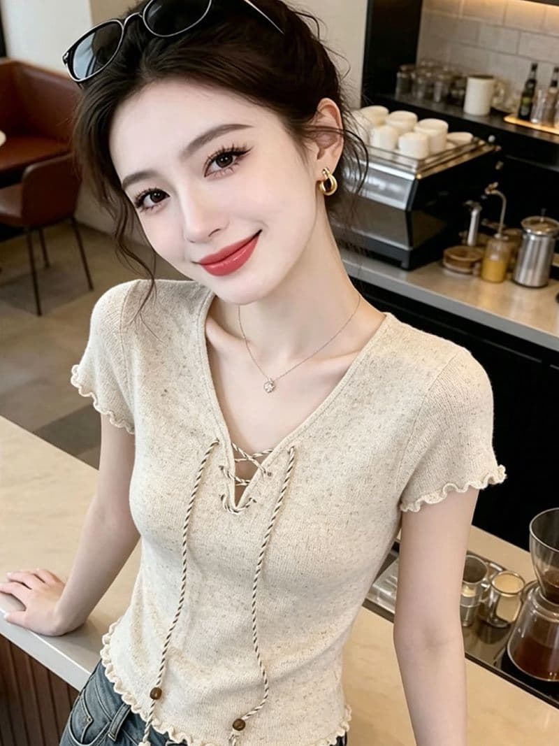 프랑스식 프릴 십자가 V넥 레이스업 반팔 니트 스웨터 여름 몸매 가꾸기 슬림해 보이는 패션 연령 감소 다용도 맨위 이미지 2