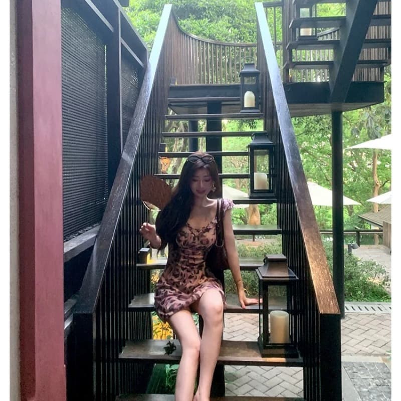 프랑스식 V넥 보라색 레오파드 무늬 유화 비스듬한 자르다 슬립 여성 드레스 2026 여름 섹션 휴가 바람 몸매 가꾸기 슬림해 보이는 이미지 3