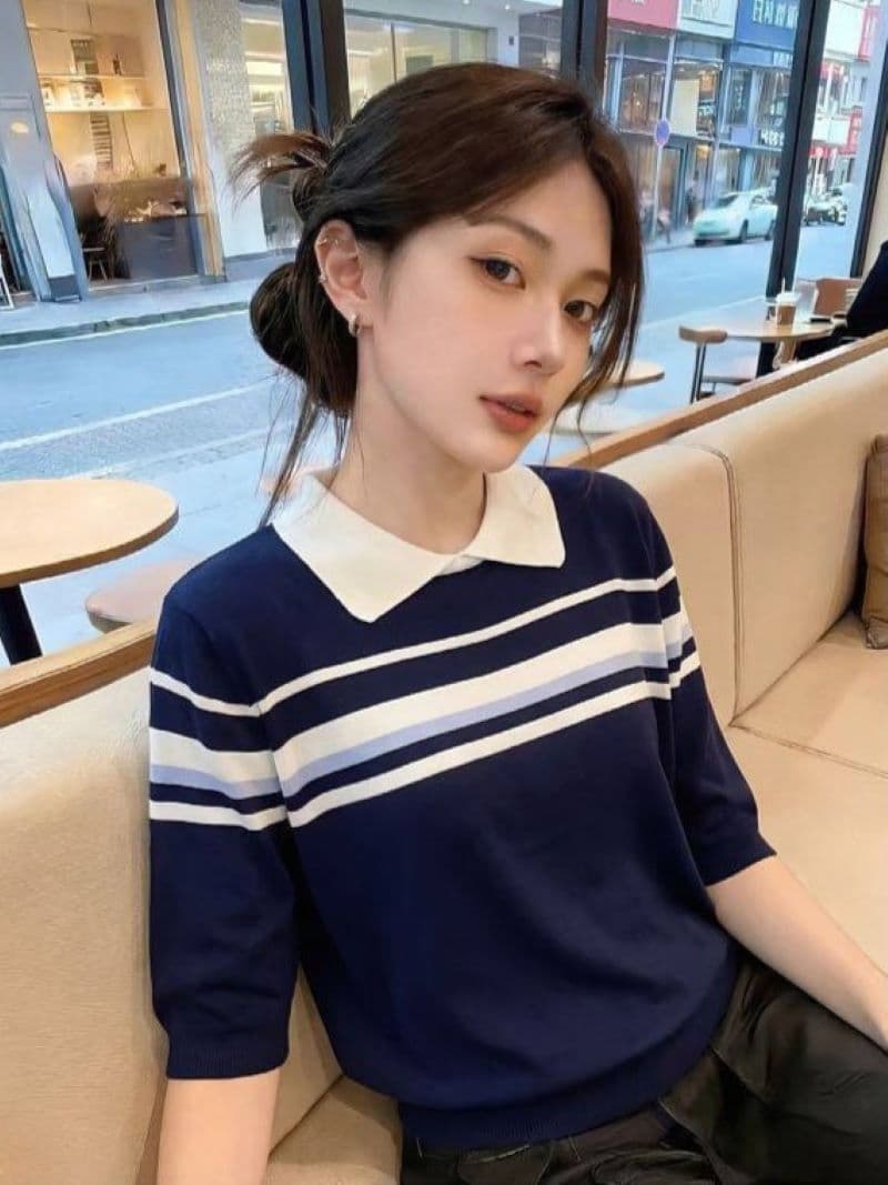 한 부서 배색 스트라이프 POLO 칼라 반팔 니트 스웨터 여름 몸매 가꾸기 슬림해 보이는 패션 출퇴근 품격 쇼트 스타일 맨위