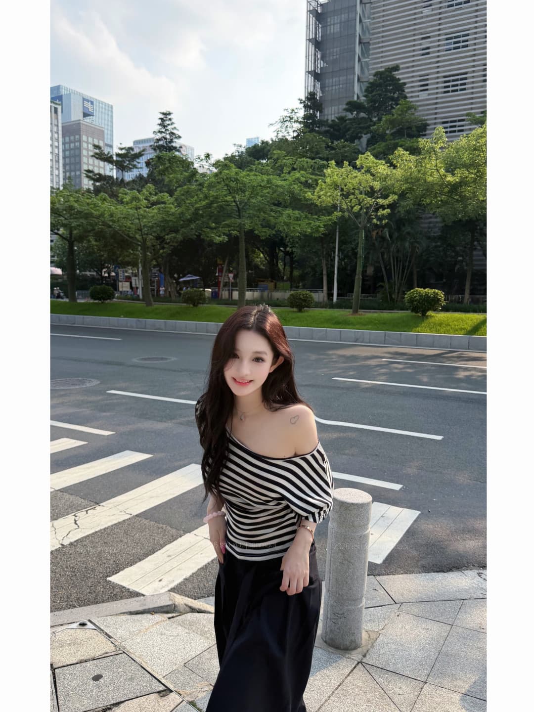kumikumi 캐주얼 스트라이프 비스듬한 어깨 반팔 티셔츠 여성 여름 상세 이미지 7