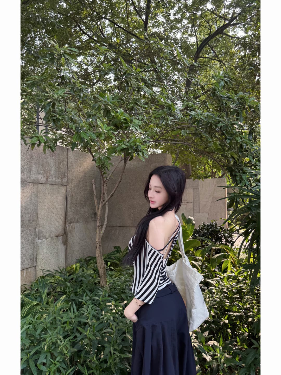 kumikumi 캐주얼 스트라이프 비스듬한 어깨 반팔 티셔츠 여성 여름 상세 이미지 16