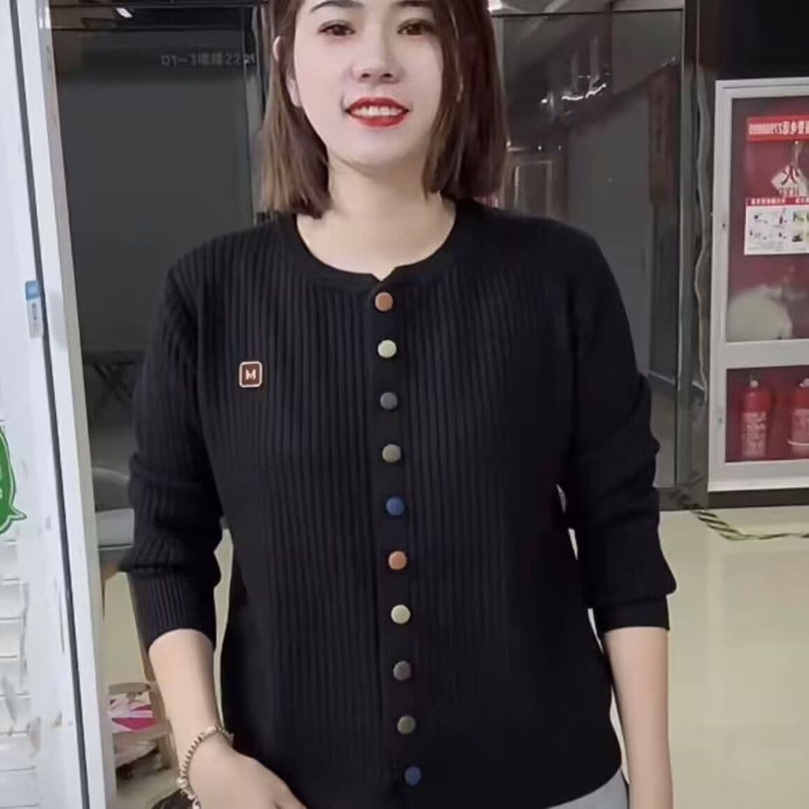 2026 봄 가을 새로운 기본 셔츠 색상 단추 디자인 센스 다용도 슬림해 보이는 스웨터 여성 뜨개질 오픈 가디건 외부 가져 가라. 상세 이미지 22