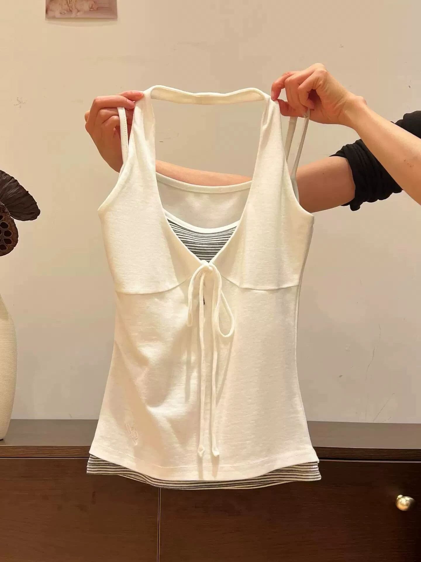 인사이드 가져 가라. 행침 목 맨위 여성 여름 페이크 레이어드 스트라이프 조끼 핫걸 아름다움 뒤로 외출용 슬립 이미지 4