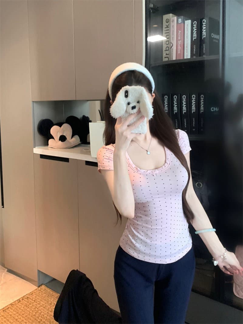 핑크색 도트 무늬 u 칼라 반팔 긍정적 인 어깨 티셔츠 여성 여름 디자인 센스 허리 수축 기본 셔츠 달콤함 몸매 가꾸기 슬림해 보이는 맨위 상세 이미지 4