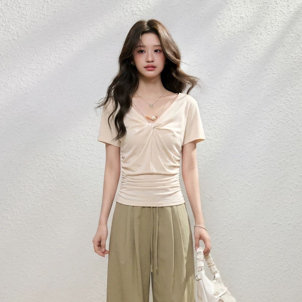 아메리칸 핫걸 바람 V넥 비틀림 반팔 티셔츠 여성 여름 디자인 센스 주름 품격 맨위 상세 이미지 5