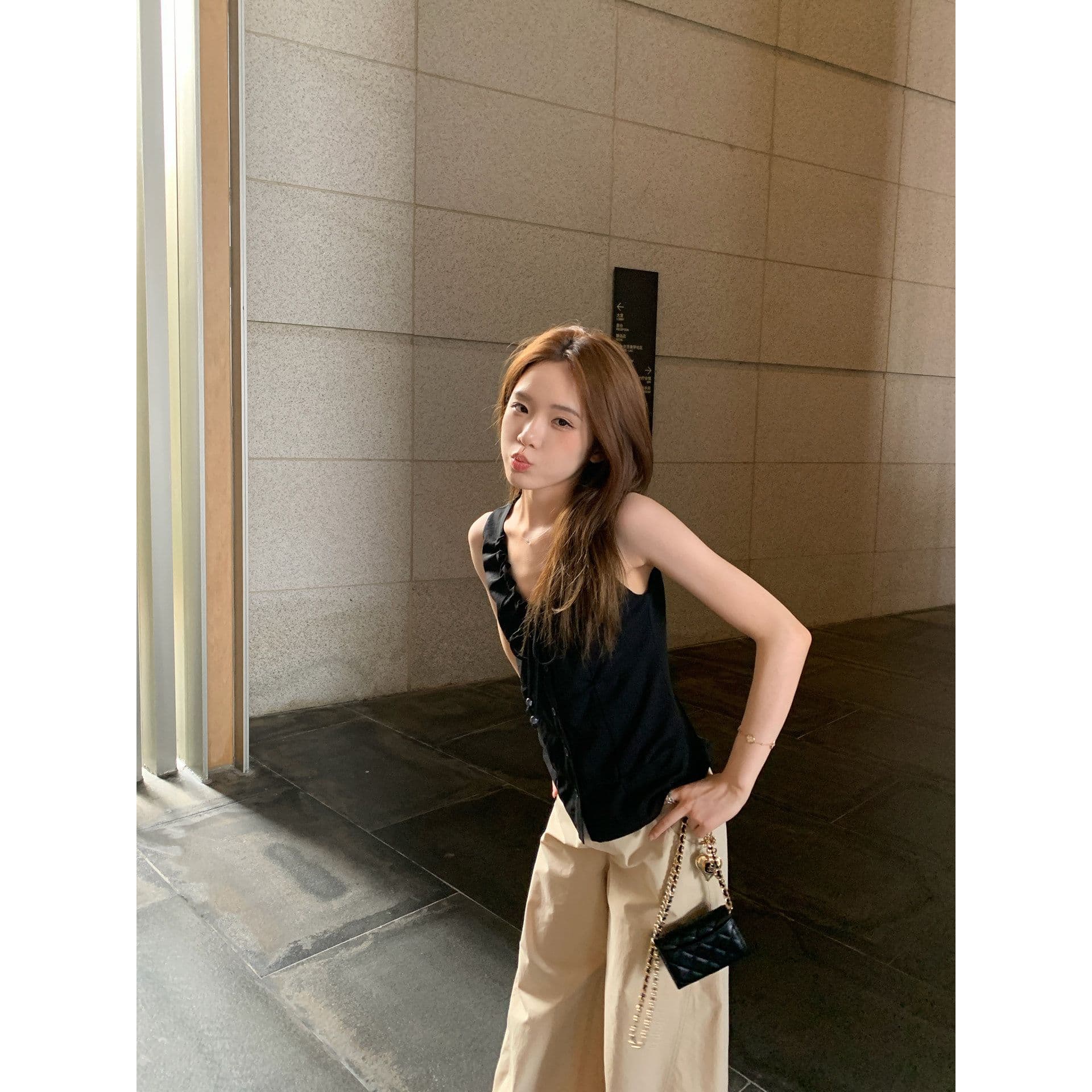 V넥 조끼 여성 여름 비즈 핀치 Pleat 민소매 허리 수축 쇼트 스타일 작은 맨위 이미지 4