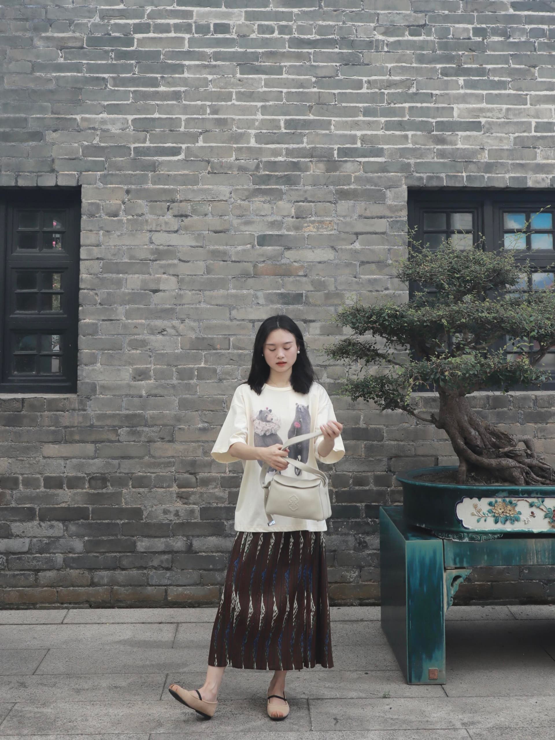 플리츠 반신 스커트 여성 여름 레트로 프린트 커피 색상 허리밴드 스트레이트 다용도 캐주얼 굴곡 얼음 실크 차가운 치마 상세 이미지 8