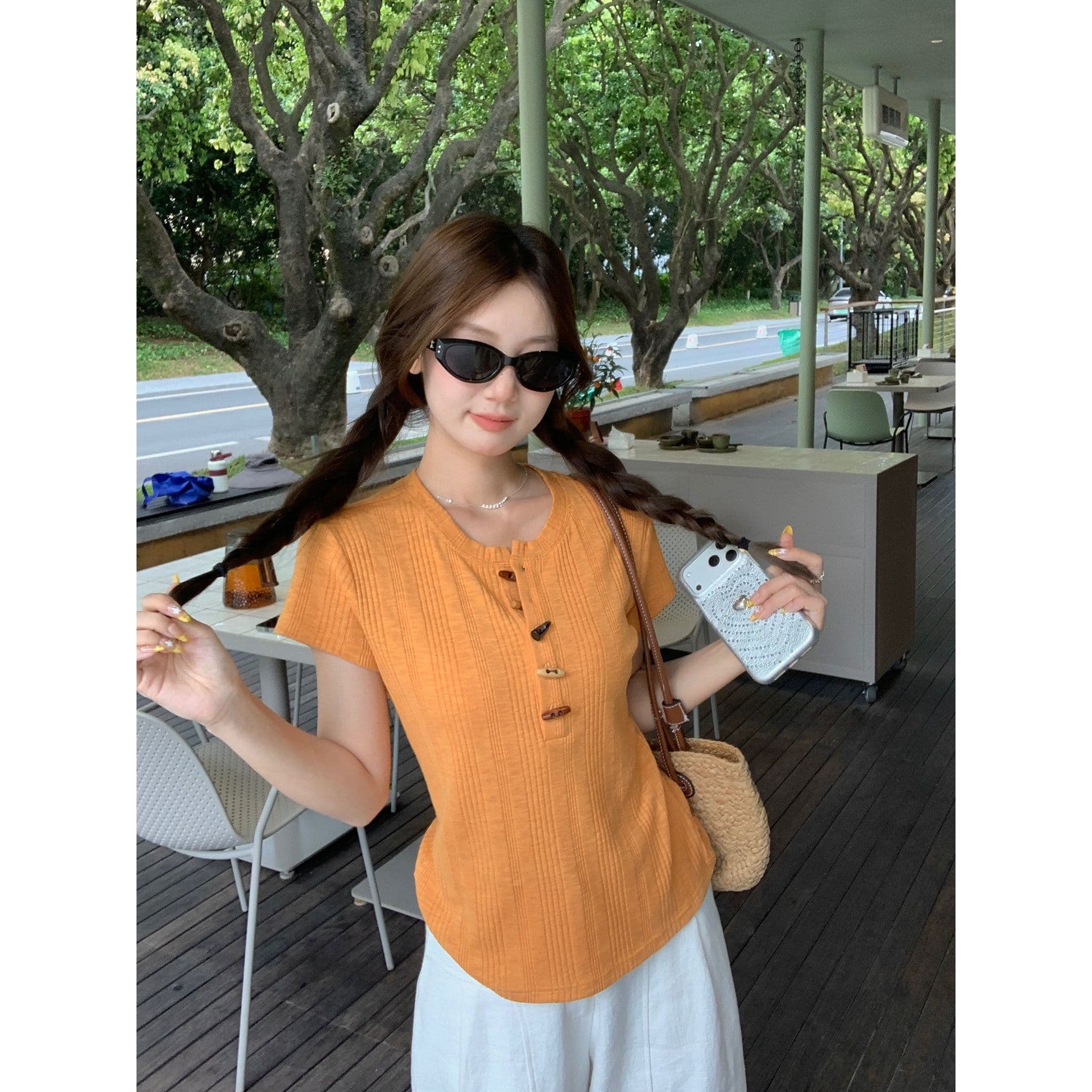 단추 반팔 티셔츠 여성 여름 새로운 몸매 가꾸기 슬림해 보이는 작은 대중 디자인 맨위 ins 이미지 5