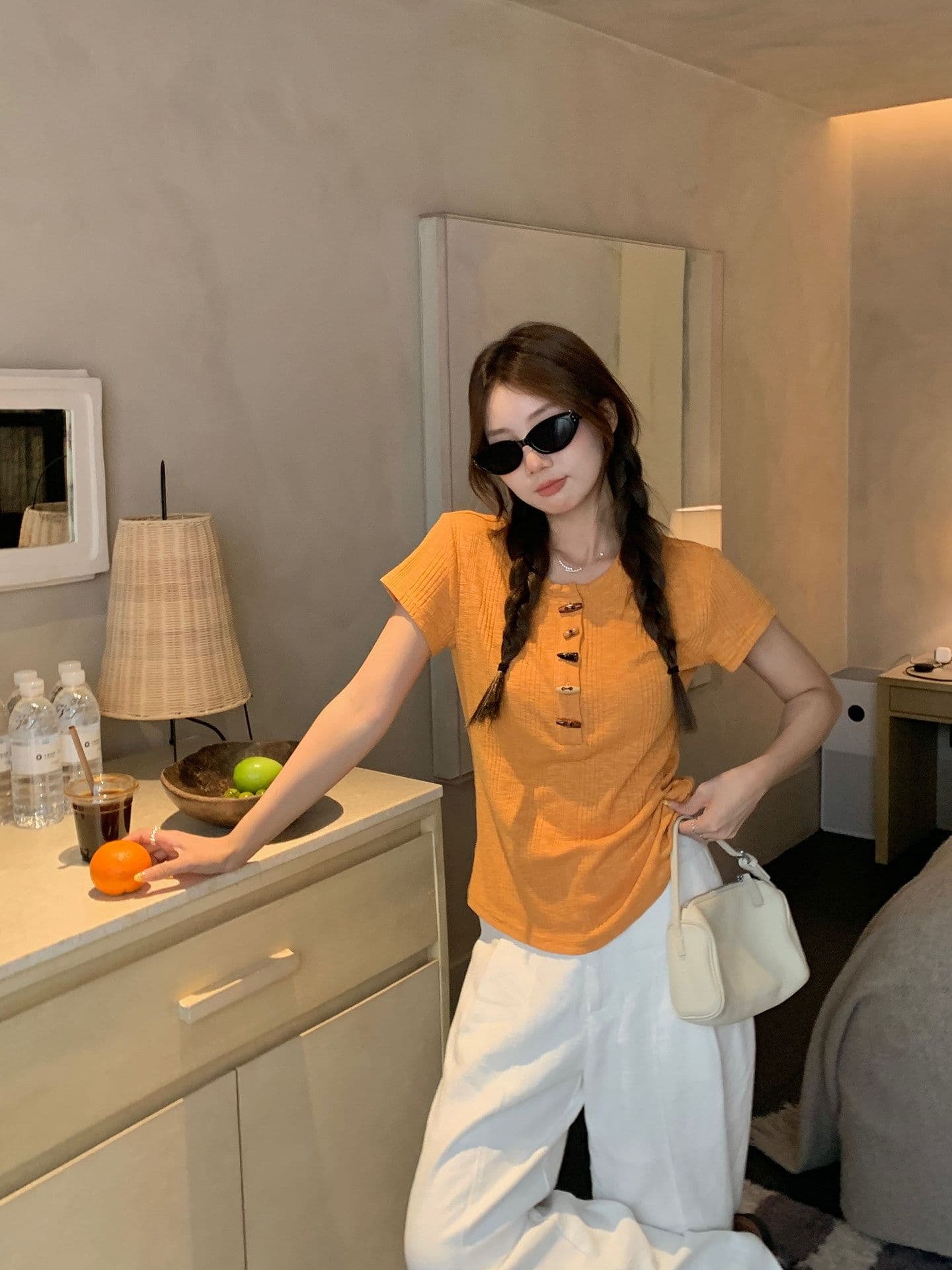 단추 반팔 티셔츠 여성 여름 새로운 몸매 가꾸기 슬림해 보이는 작은 대중 디자인 맨위 ins 상세 이미지 9