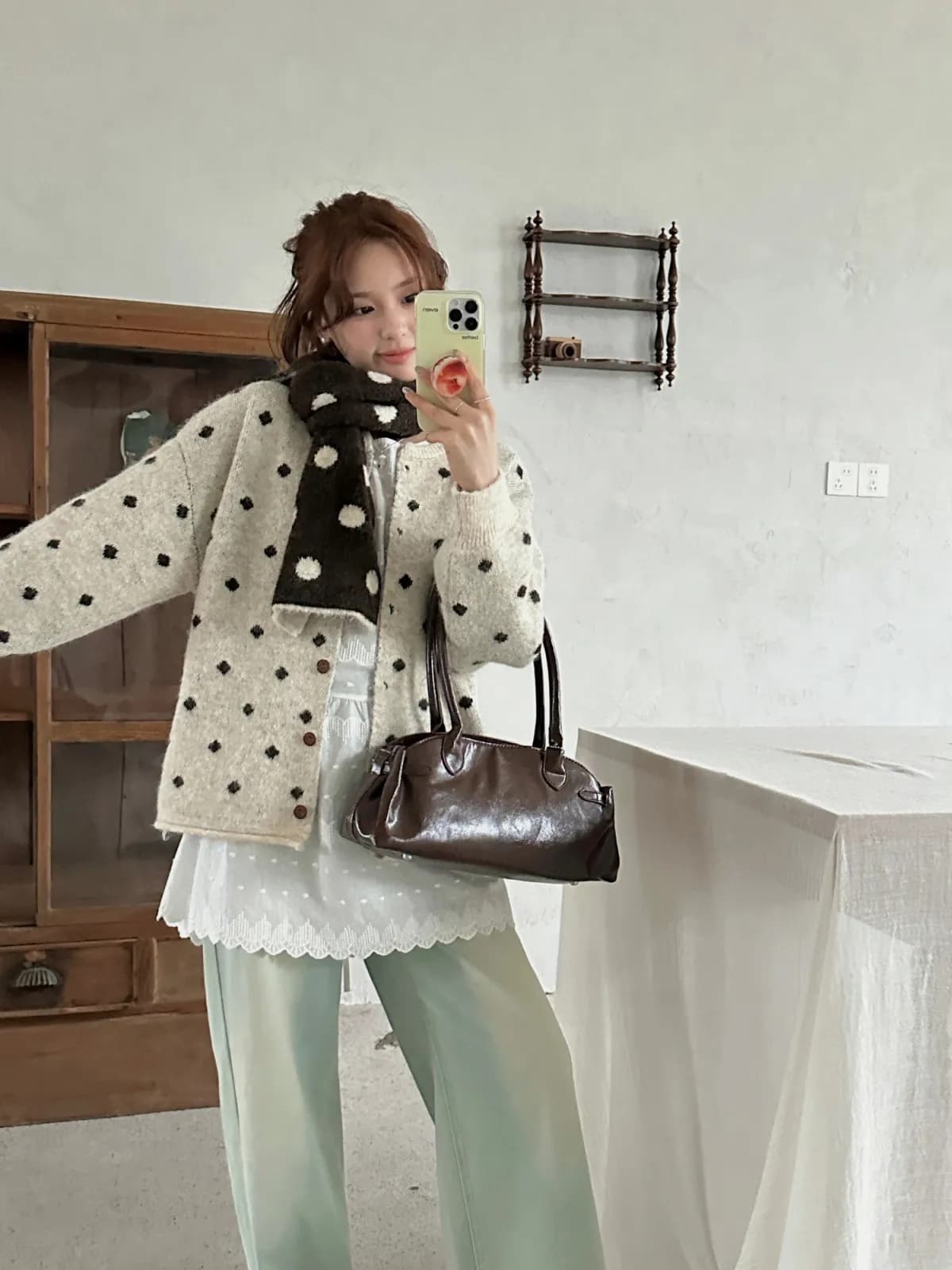 경기 스카프 한 부서 다용도 와이드 부드러운 찹쌀 느긋한 보온 라운드 넥 도트 무늬 스웨터 여자 겨울 루즈핏 트렌디 맨위 상세 이미지 4