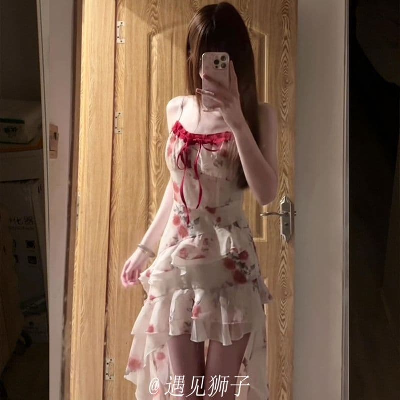 원본 것 있음 네리 프랑스식 디자인 센스 레이스업 헤일로 염색 꽃무늬 불규칙 밑단 레이스 레이스 슬림해 보이는 치마