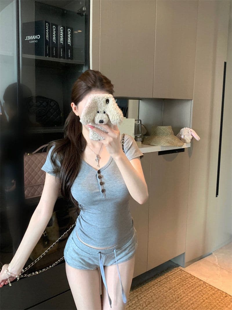 도파민 긍정적 인 어깨 반팔 티셔츠 여성 의류 여름 V넥 핫걸 섹시함 몸매 가꾸기 쇼트 스타일 작은 대중 맨위 상세 이미지 31