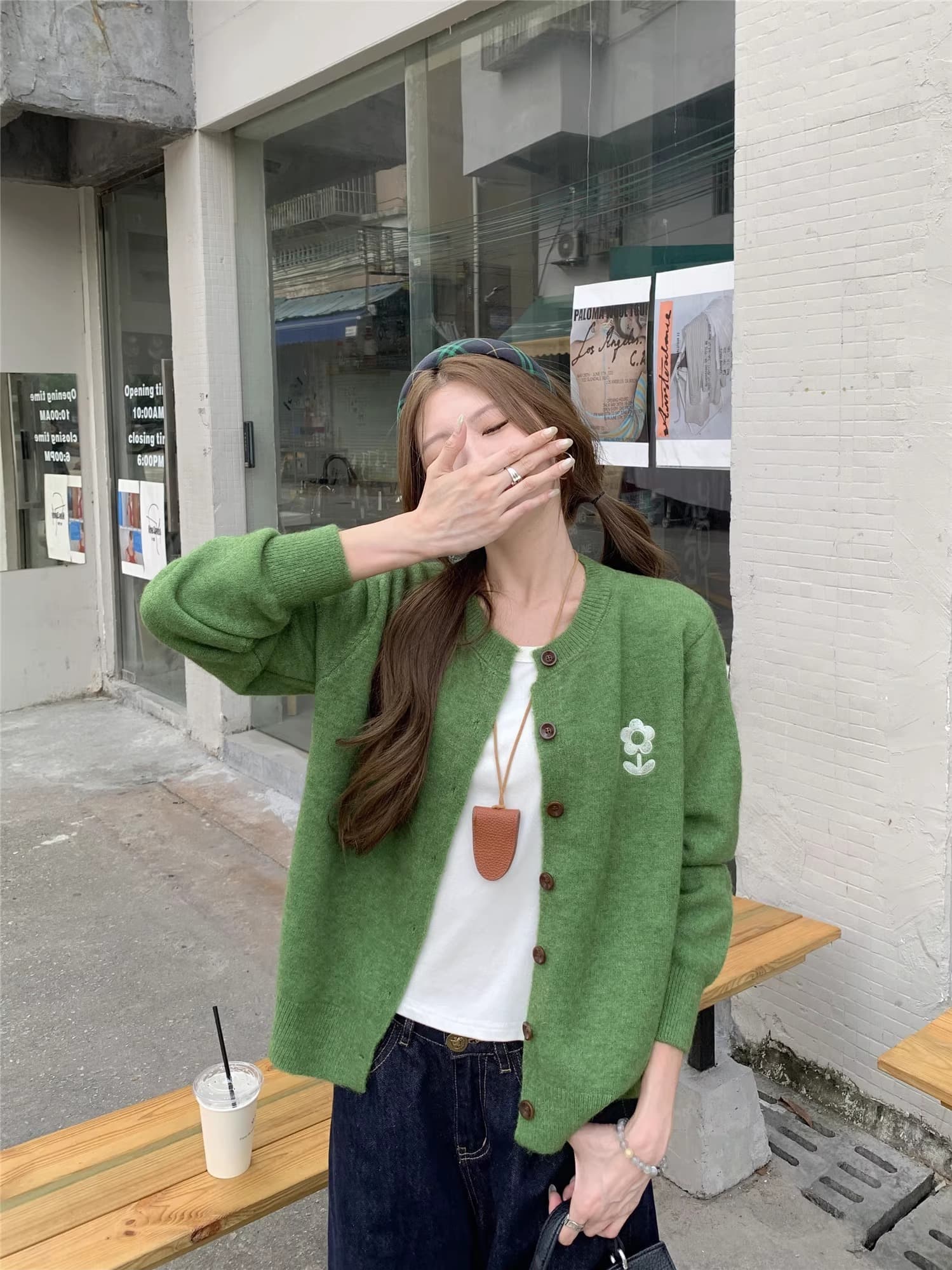 2025 가을 새로운 한 부서 디자인 센스 고급 센스 다용도 작은 꽃 자수 싱글 줄 버튼 긴팔 니트 스웨터 여성 상세 이미지 5