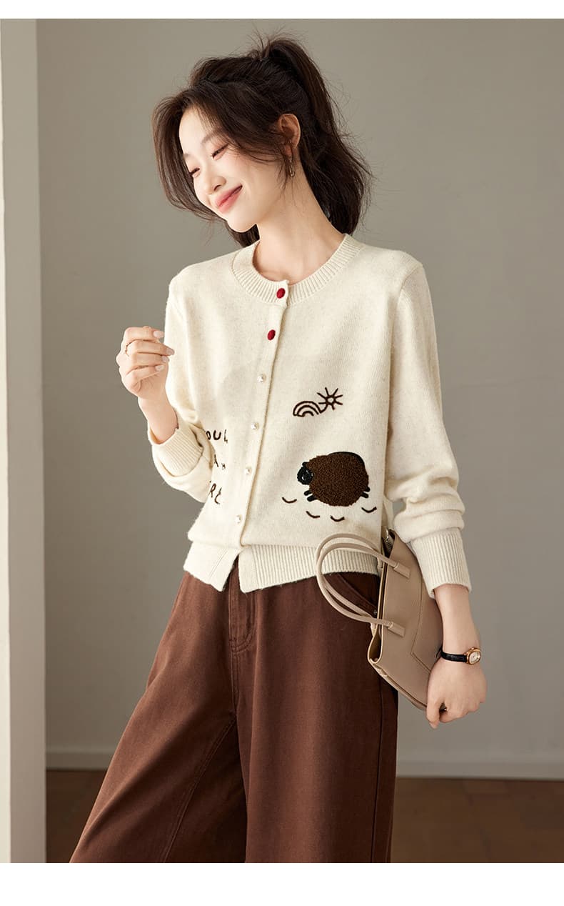 봄 새로운 라운드 넥 루즈핏 느긋한 바람 스웨터 코트 맨위 만화 어린 양 자수 니트 오픈 가디건 여성 상세 이미지 22