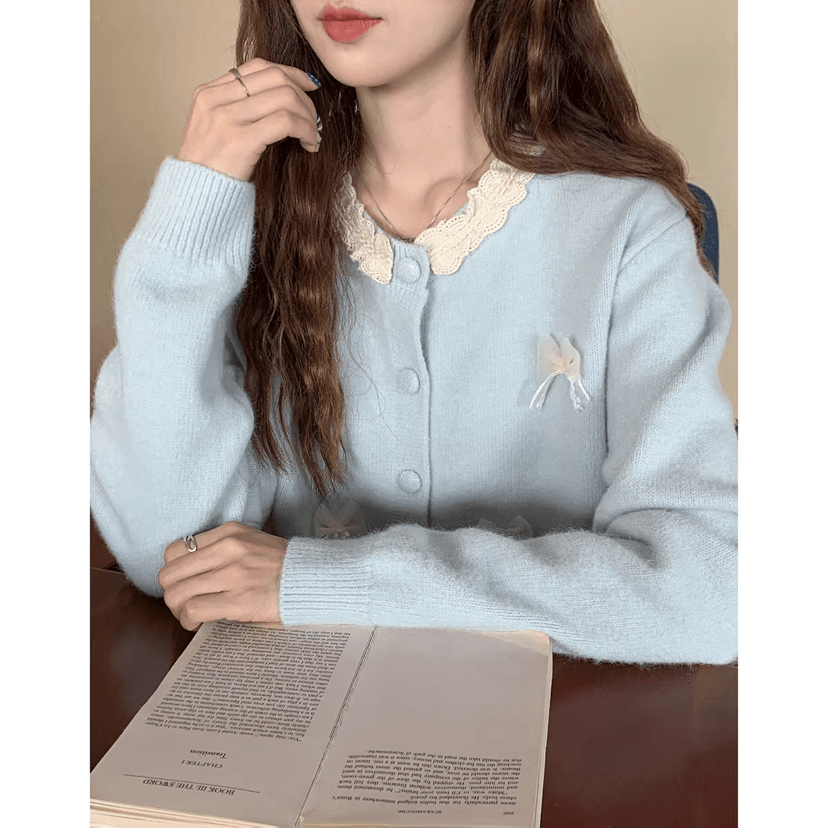 토지 작은 그룹 레이스 나비 매듭 스웨터 오픈 가디건 2026 겨울 새로운 달콤함 부드러운 찹쌀 부드러운 바람 연령 감소 맨위 상세 이미지 2