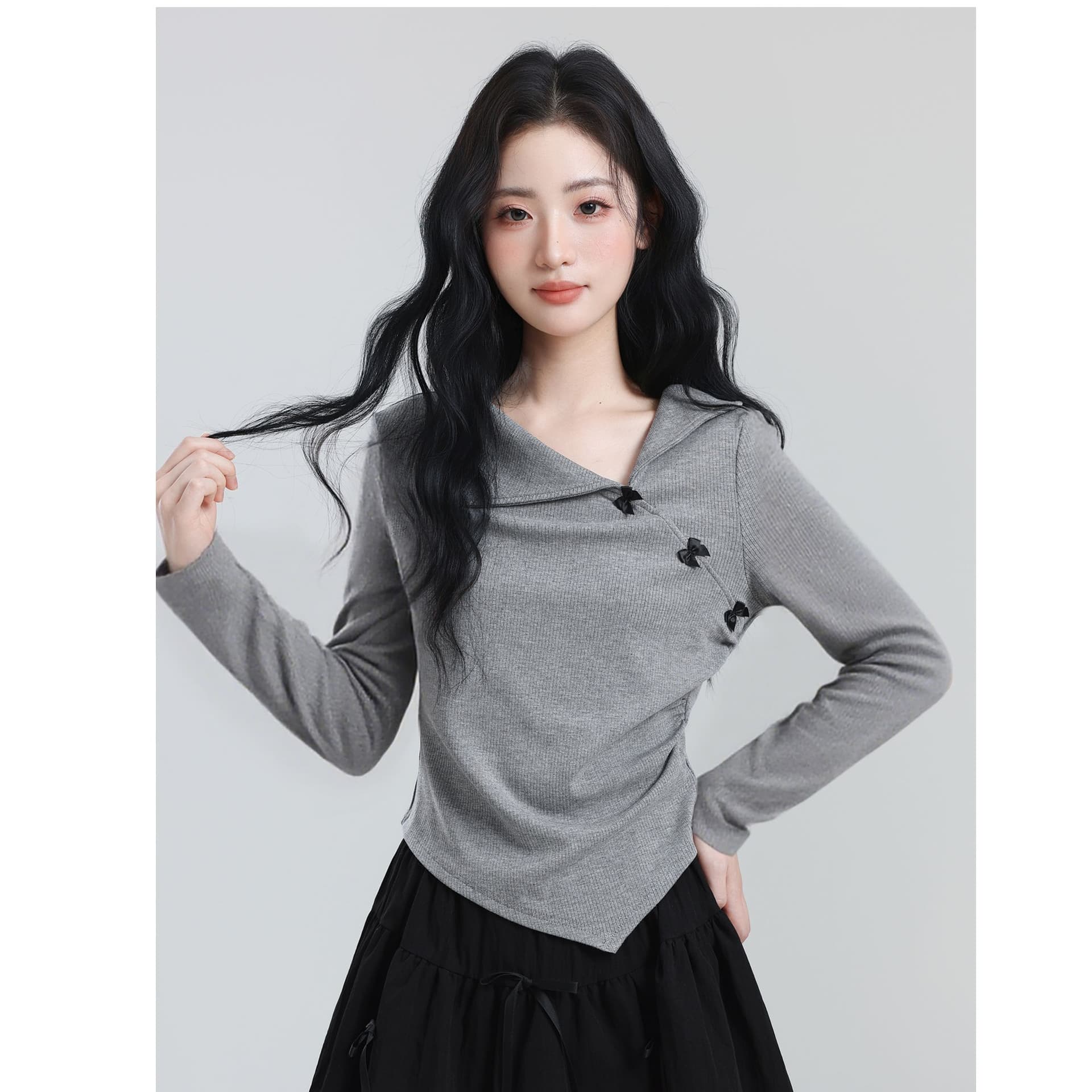 불규칙 회색 긴팔 티셔츠 여성 봄 가을 새로운 비스듬한 칼라 나비 매듭 디자인 센스 맨위 이미지 4