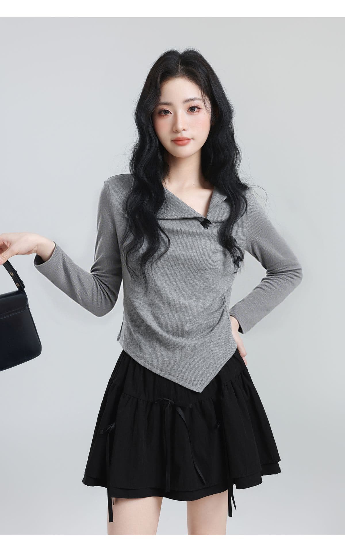 불규칙 회색 긴팔 티셔츠 여성 봄 가을 새로운 비스듬한 칼라 나비 매듭 디자인 센스 맨위 상세 이미지 2