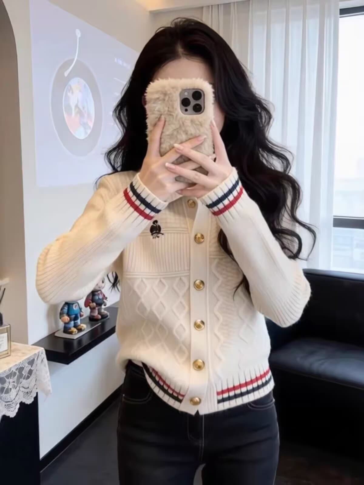 프랑스식 부드러운 바람 화이트 폴로 칼라 니트 오픈 가디건 여성 봄 배색 단추 스웨터 출퇴근 다용도 슬림해 보이는 맨위 이미지 4