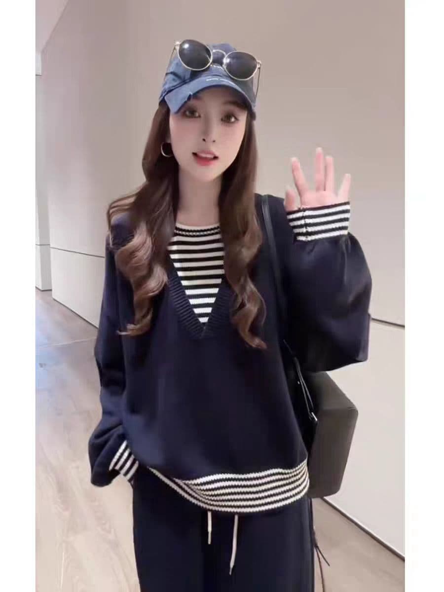 패치워크 스트라이프 페이크 레이어드 스웨터 여자 2025 새로운 가을 겨울철 고유 한 슈퍼 잘 생긴 니트 맨위 이미지 3