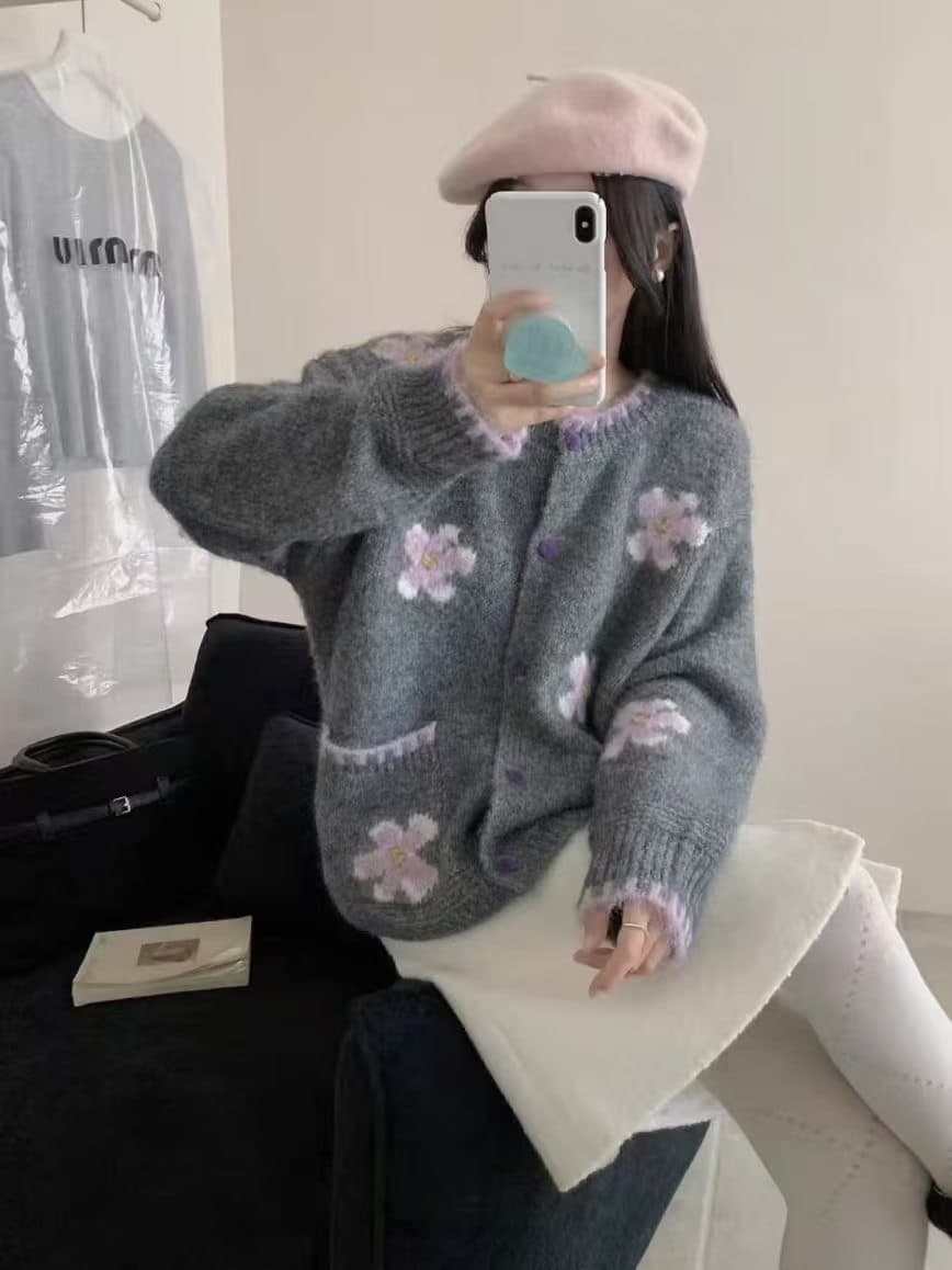 한 부서 달콤함 배색 꽃 스웨터 여성 코트 2026 가을 겨울 새로운 루즈핏 부드러운 바람 연령 감소 니트 오픈 가디건 이미지 3