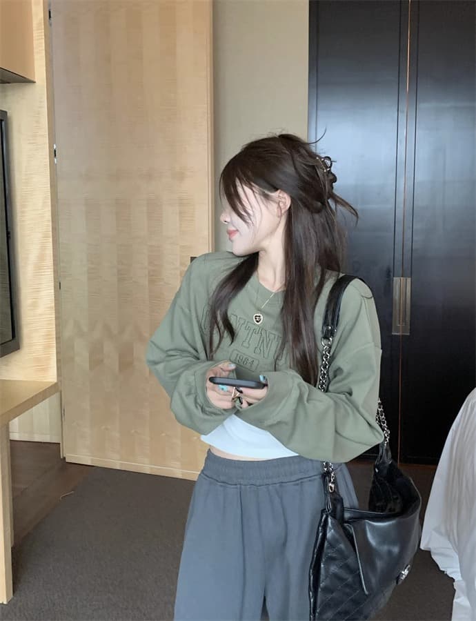 학원 루즈핏 새로운 쇼트 스타일 패션 스택 착용 세트 긴팔 후드티 여성 가을 인사이드 가져 가라. 캐미솔 투피스 세트 상세 이미지 8