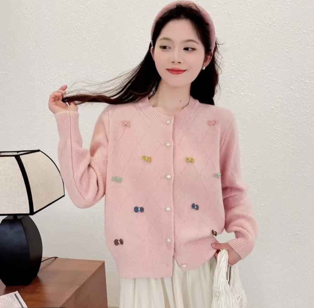 2026 이른 가을 새로운 루즈핏 캐주얼 슬림해 보이는 디자인 센스 자수 라운드 넥 느긋한 바람 니트 오픈 가디건 스웨터 여자 상세 이미지 1