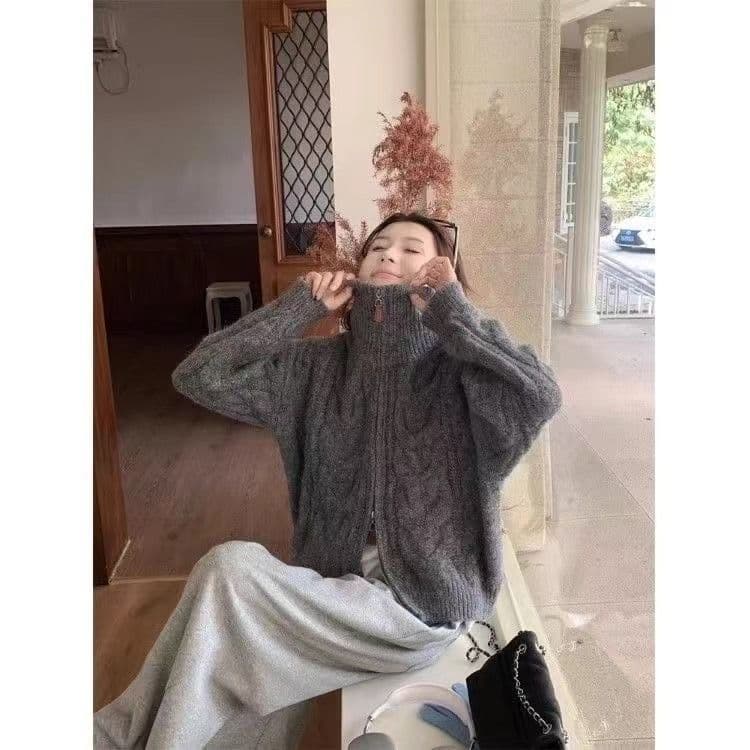 레트로 꽈배기 터틀넥 스웨터 여성 코트 가을과 겨울 새로운 루즈핏 니트 오픈 가디건 맨위 상세 이미지 3