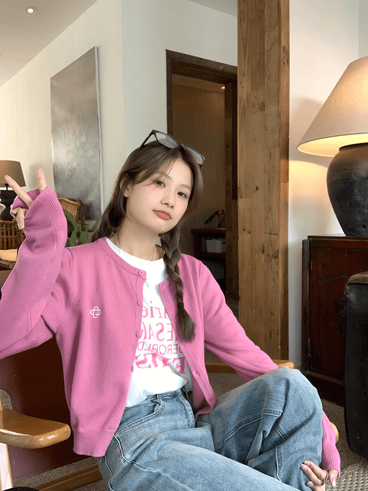 우 77 디스플레이 화이트 로얄 블루 쇼트 스타일 니트 오픈 가디건 여성 한 부서 부드러운 자수 작은 키 슬림해 보이는 라운드 넥 스웨터 상세 이미지 8