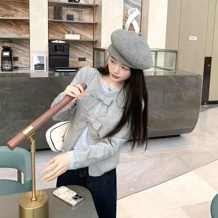 페이크 레이어드 2026 가을 겨울 새로운 디자인 센스 연령 감소 나비 매듭 스웨터 긴팔 풀오버 니트 스웨터 맨위 이미지 2