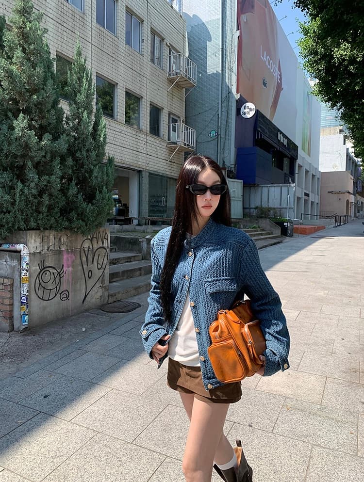 고급 센스 품격 작은 샤넬 스타일 데님 여성 코트 가을 쇼트 스타일 작은 대중 디자인 센스 스탠드 칼라 파란색 재킷 맨위 상세 이미지 1