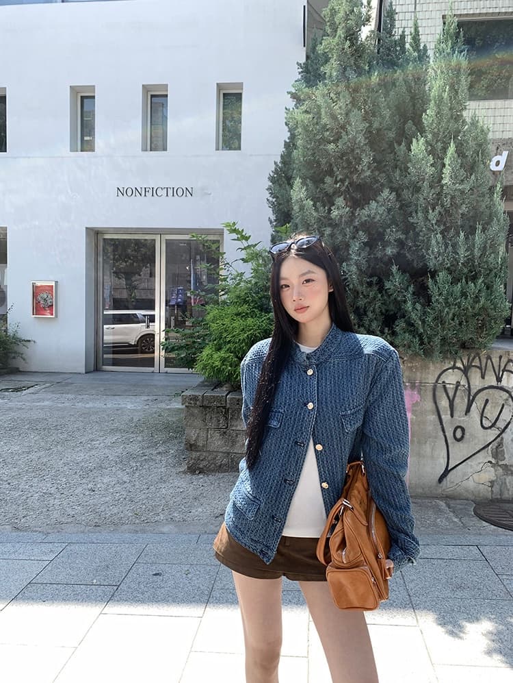 고급 센스 품격 작은 샤넬 스타일 데님 여성 코트 가을 쇼트 스타일 작은 대중 디자인 센스 스탠드 칼라 파란색 재킷 맨위 상세 이미지 3