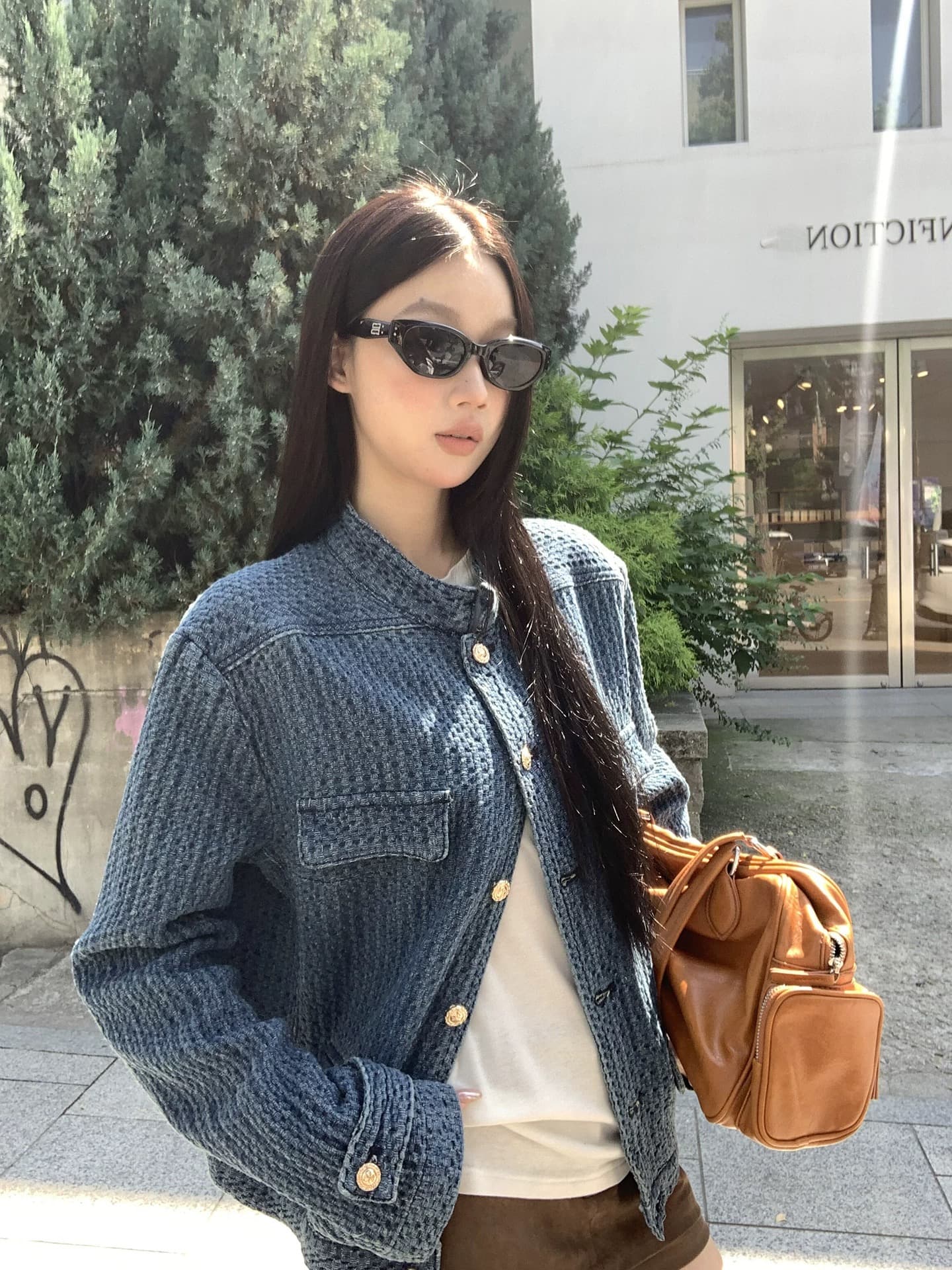고급 센스 품격 작은 샤넬 스타일 데님 여성 코트 가을 쇼트 스타일 작은 대중 디자인 센스 스탠드 칼라 파란색 재킷 맨위 상세 이미지 12