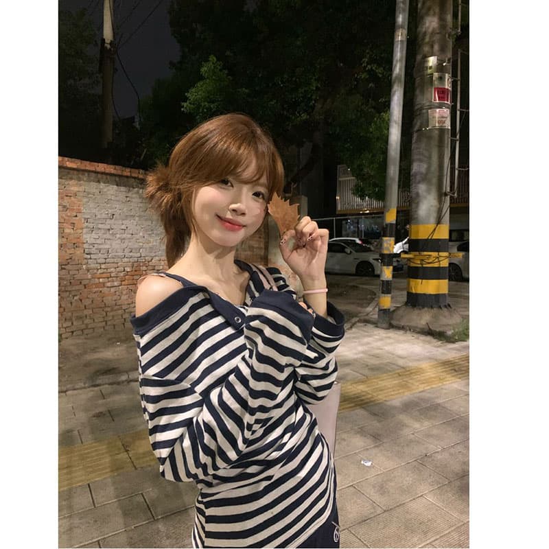 한 부서 스트라이프 페이크 레이어드 오프숄더 긴팔 티셔츠 여성 가을 새로운 느긋한 달콤한 핫걸 슬림해 보이는 맨위 이미지 5