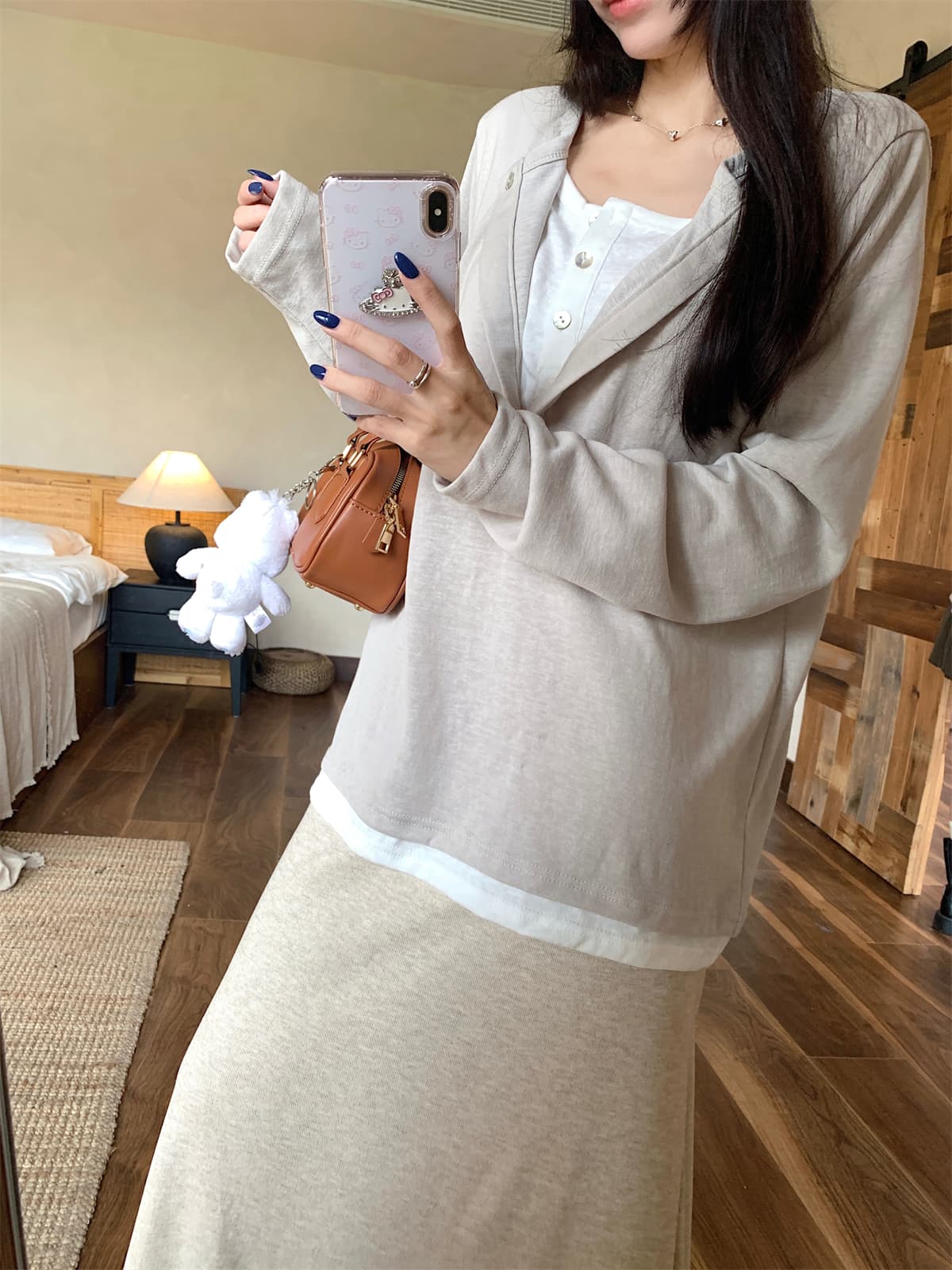페이크 레이어드 배색 반 개방 칼라 단추 긴팔 티셔츠 여성 가을 2025 새로운 캐주얼 루즈핏 기본 셔츠 맨위 상세 이미지 21